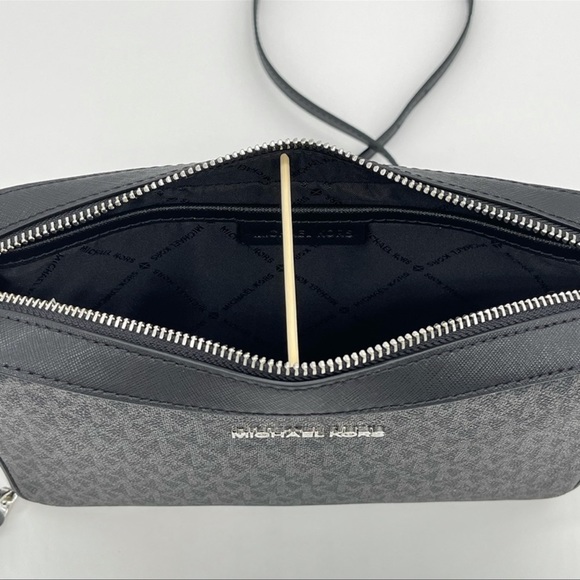 Michael Kors EW Crossbody Bag Black Leather - Picture 7 of 9